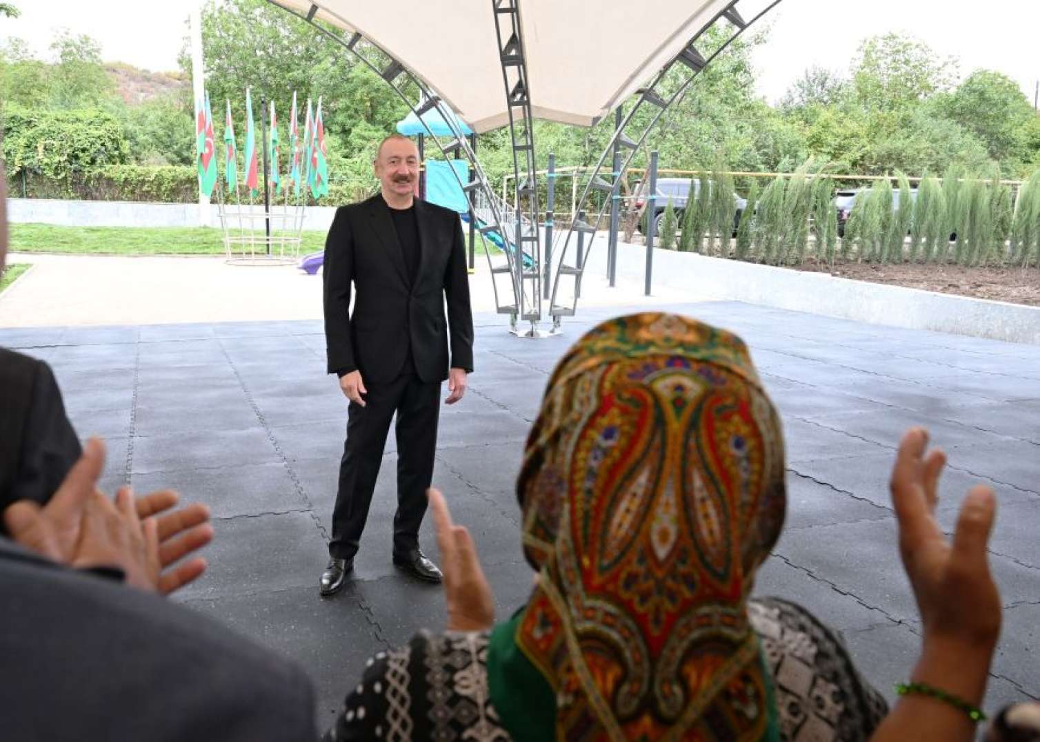 Prezident Xocalı sakinləri ilə görüşdü - FOTO