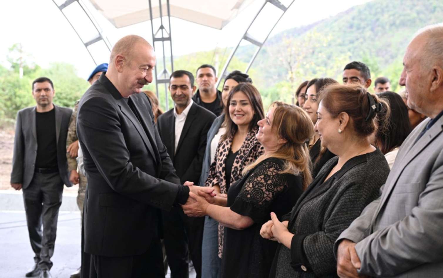 Prezident Xocalı sakinləri ilə görüşdü - FOTO