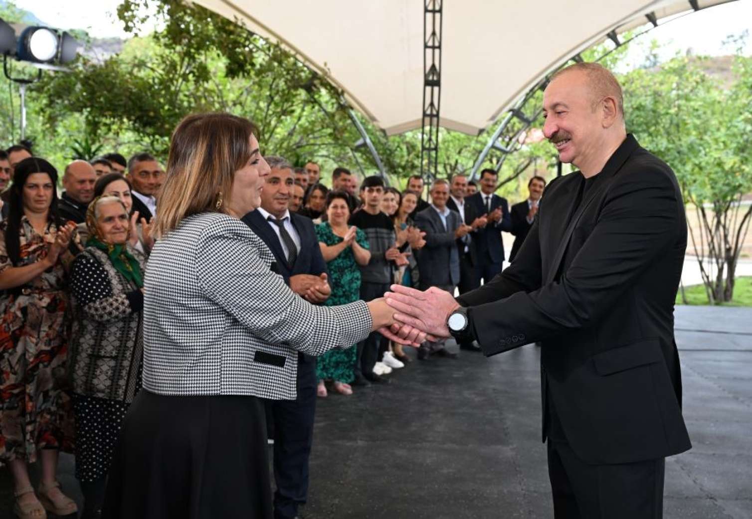 Prezident Xocalı sakinləri ilə görüşdü - FOTO