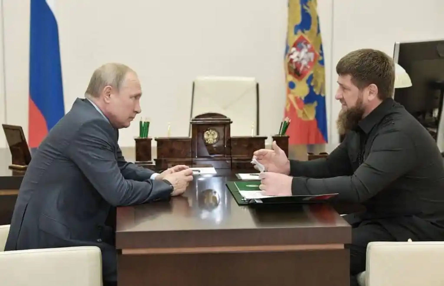 Putindən Kadırova QADAĞA 
