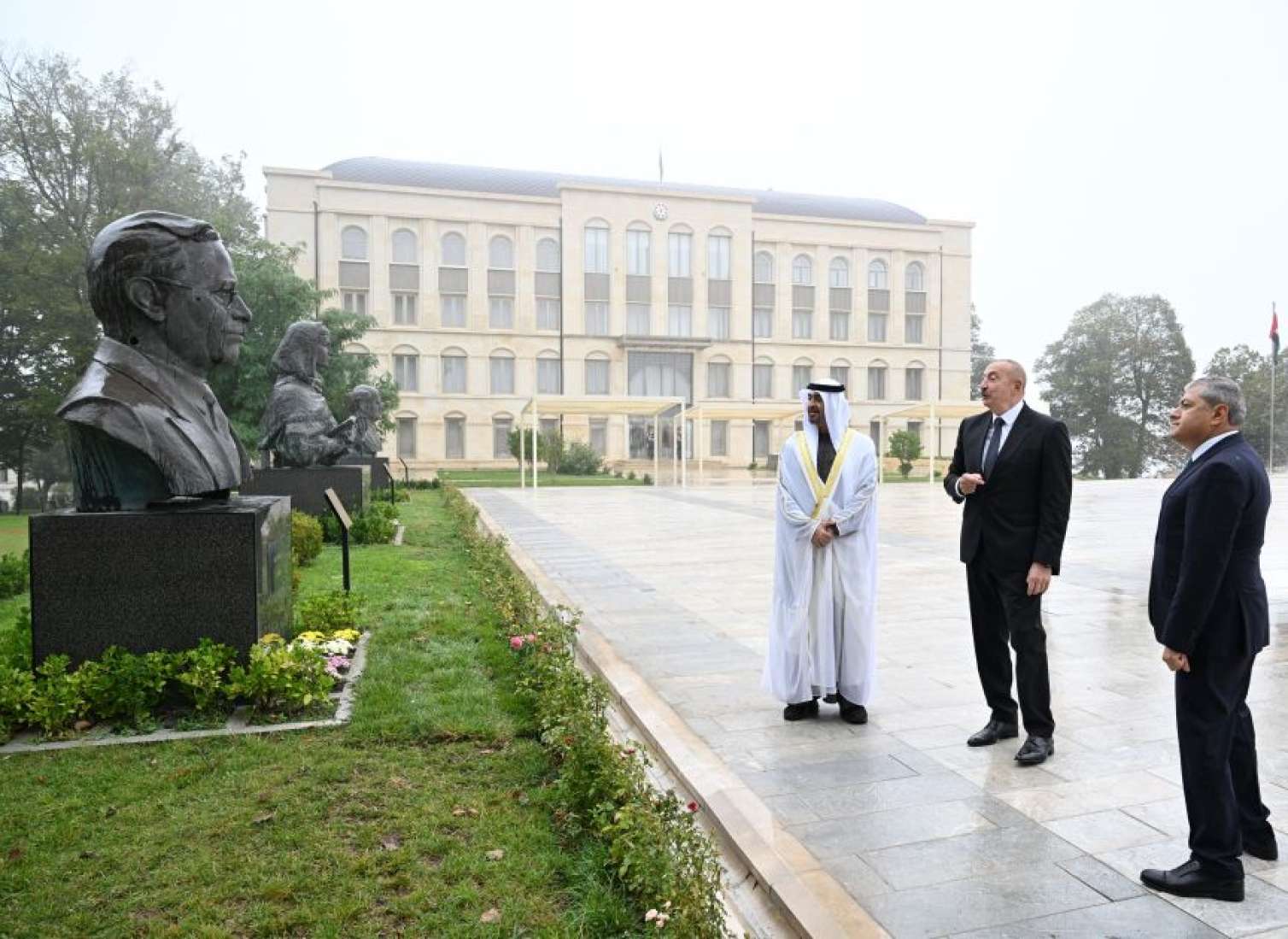 Ölkə başçıları həmin heykəllərə baxdılar - FOTO