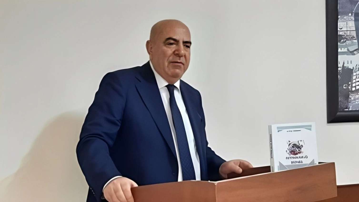 Tanınmış alimin ölkədən çıxışına "STOP" qoyuldu 