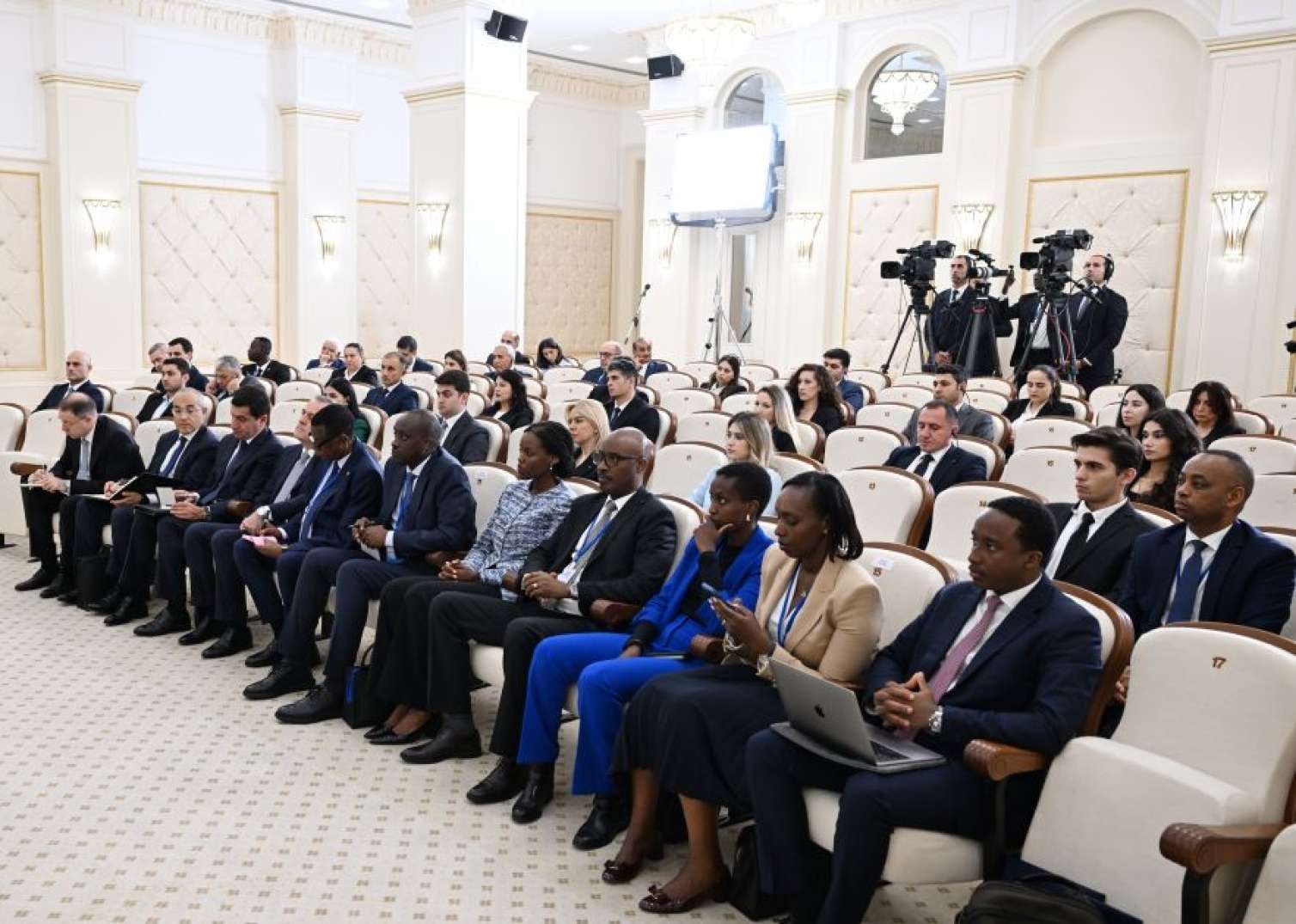Prezidentlər mətbuata bəyanatlarla çıxış etdilər - FOTO
