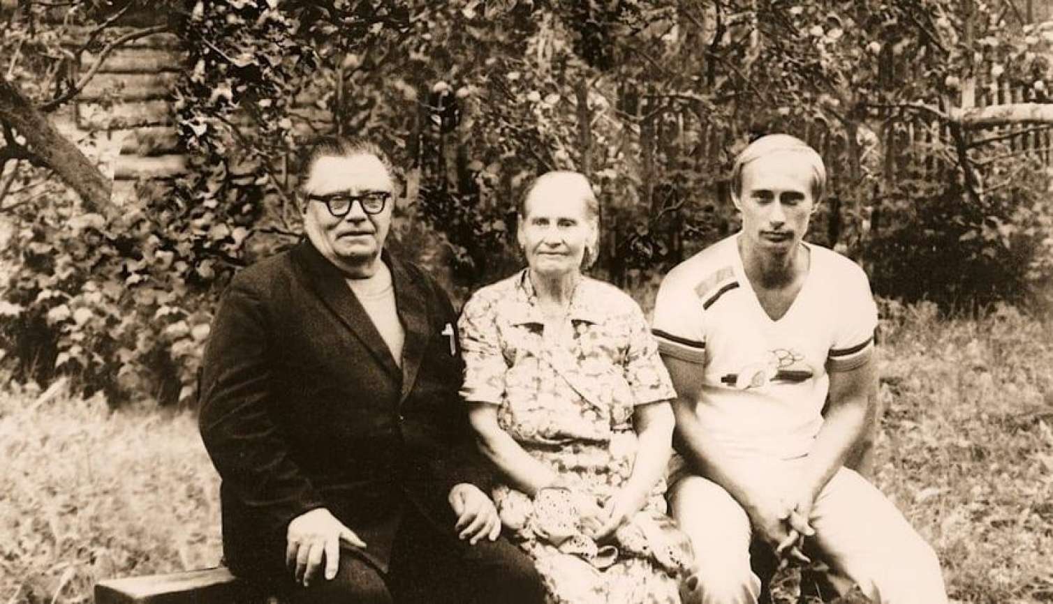 Putinin valideynləri barədə DƏHŞƏTLİ sirr üzə çıxdı 