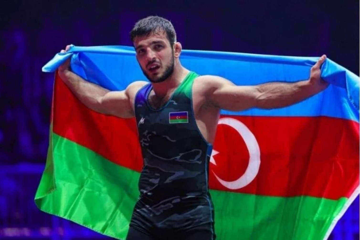 Güləşçimizdən böyük QƏLƏBƏ: ikinci dəfə dünya çempionu oldu 