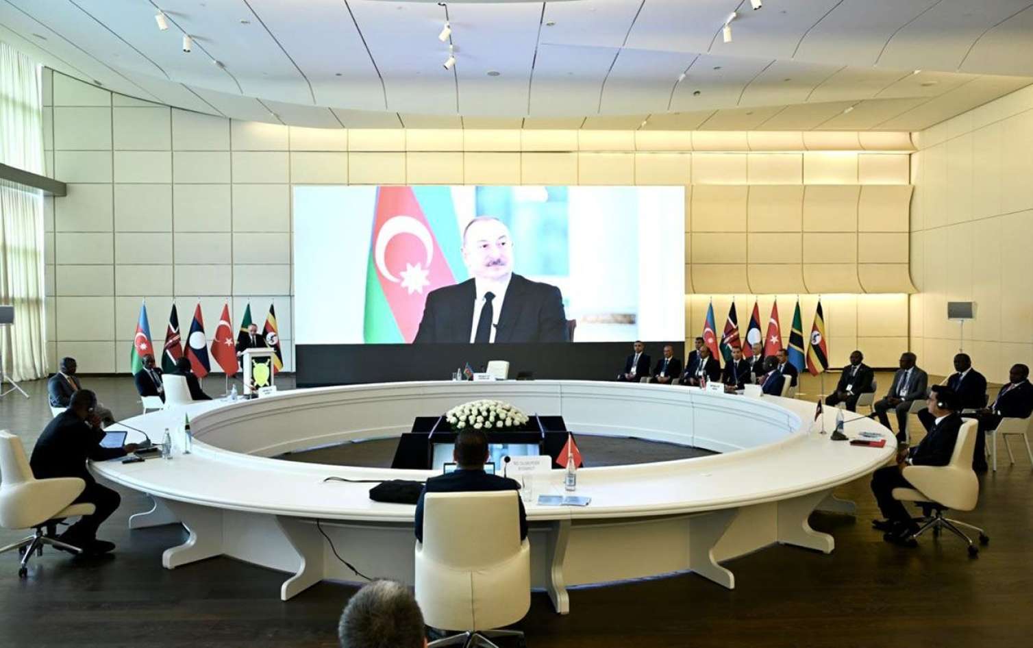 “Prokurorluq orqanları da dövlət suverenliyinin keşikçiləri hesab olunurlar” 