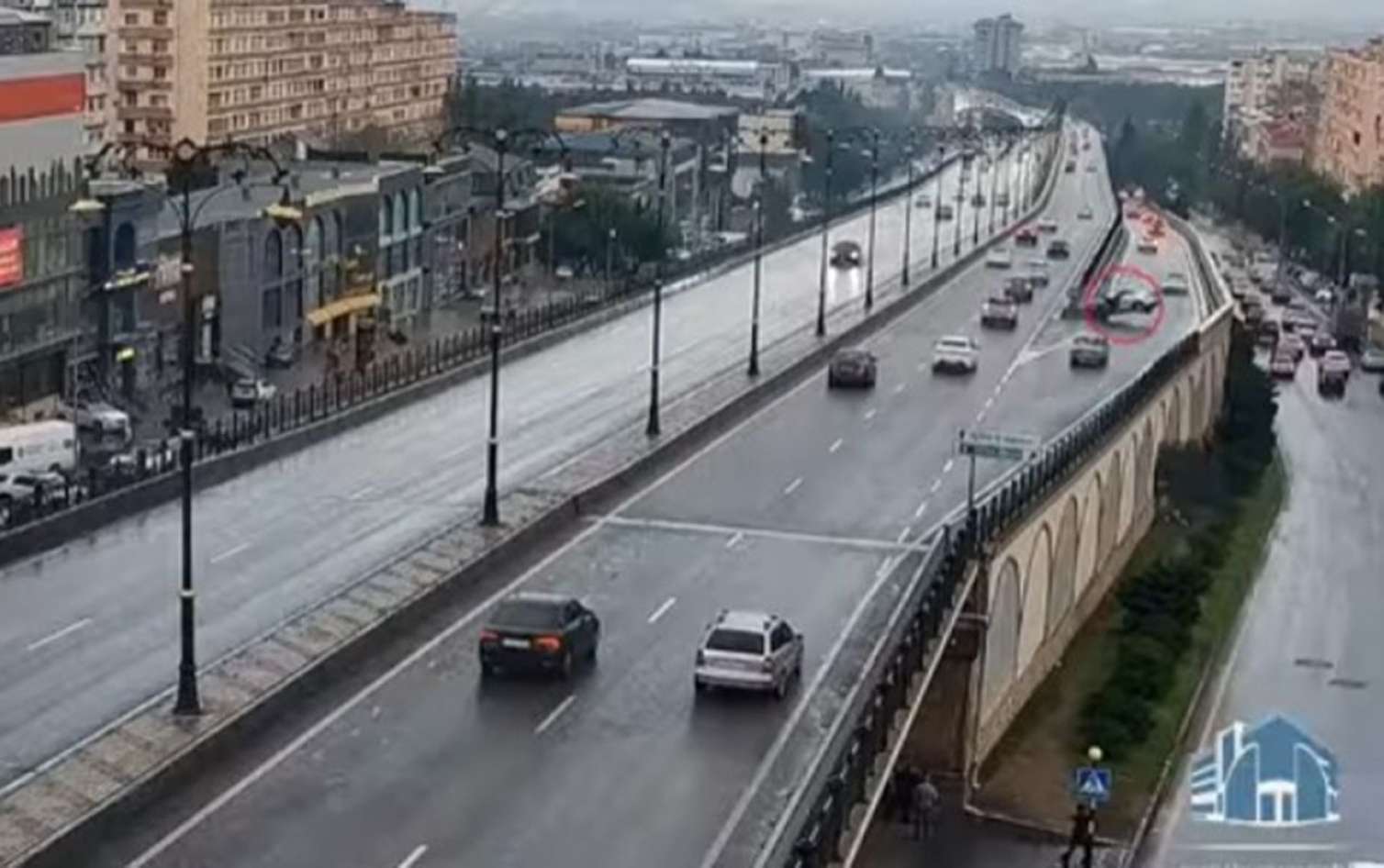 Bakıda dəhşətli qəzanın anbaan GÖRÜNTÜLƏRİ 