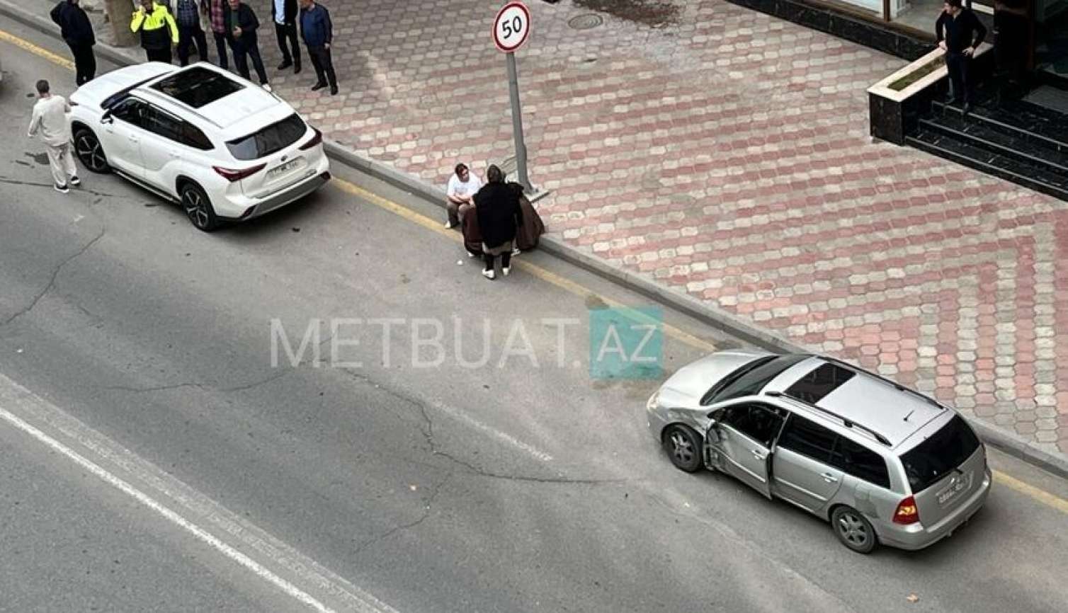 Bakıda 3 eyni markalı avtomobil toqquşdu - FOTO 