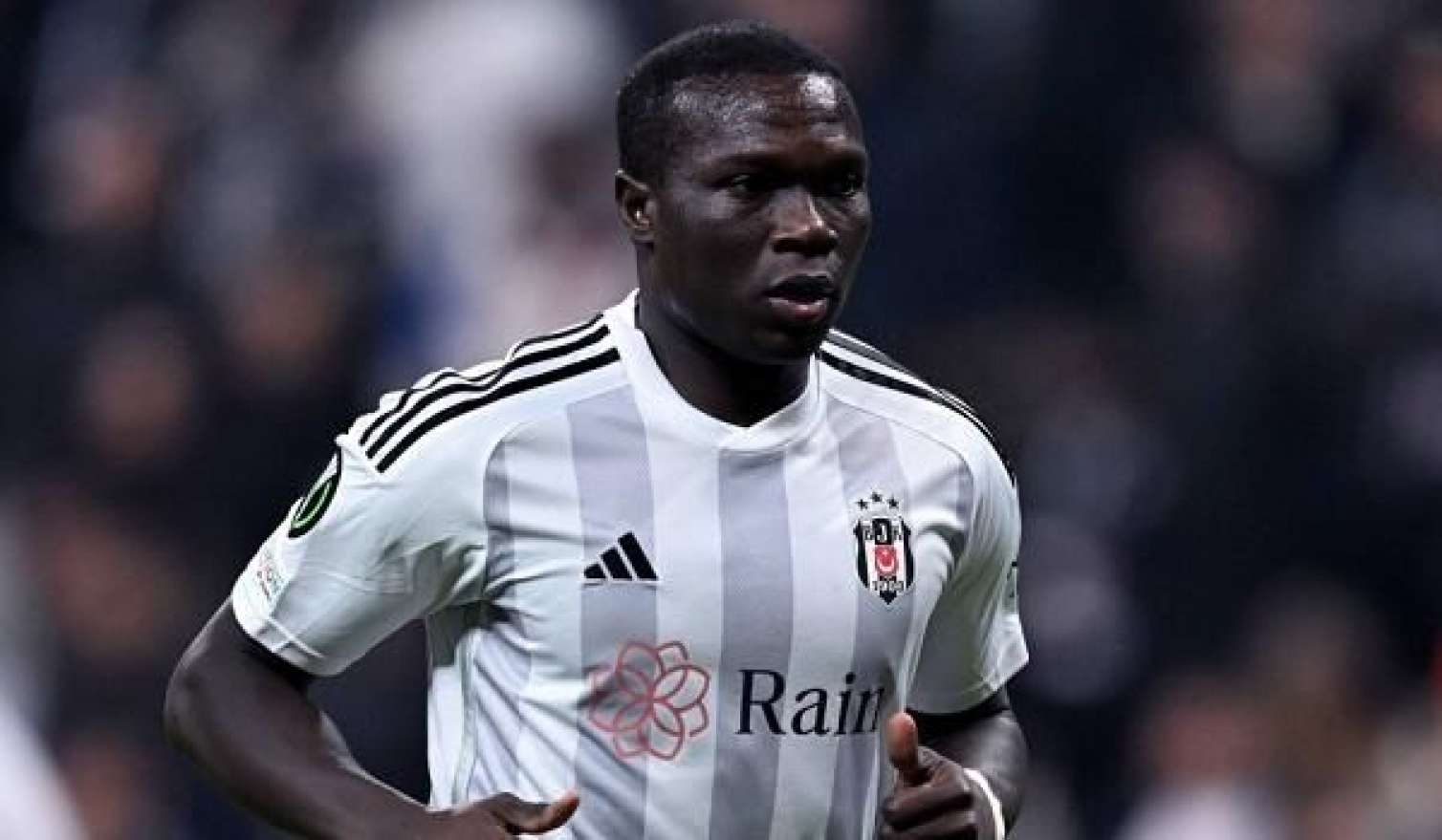 "Neftçi" bu hücumçuya 500 min avro maaş təklif etdi 