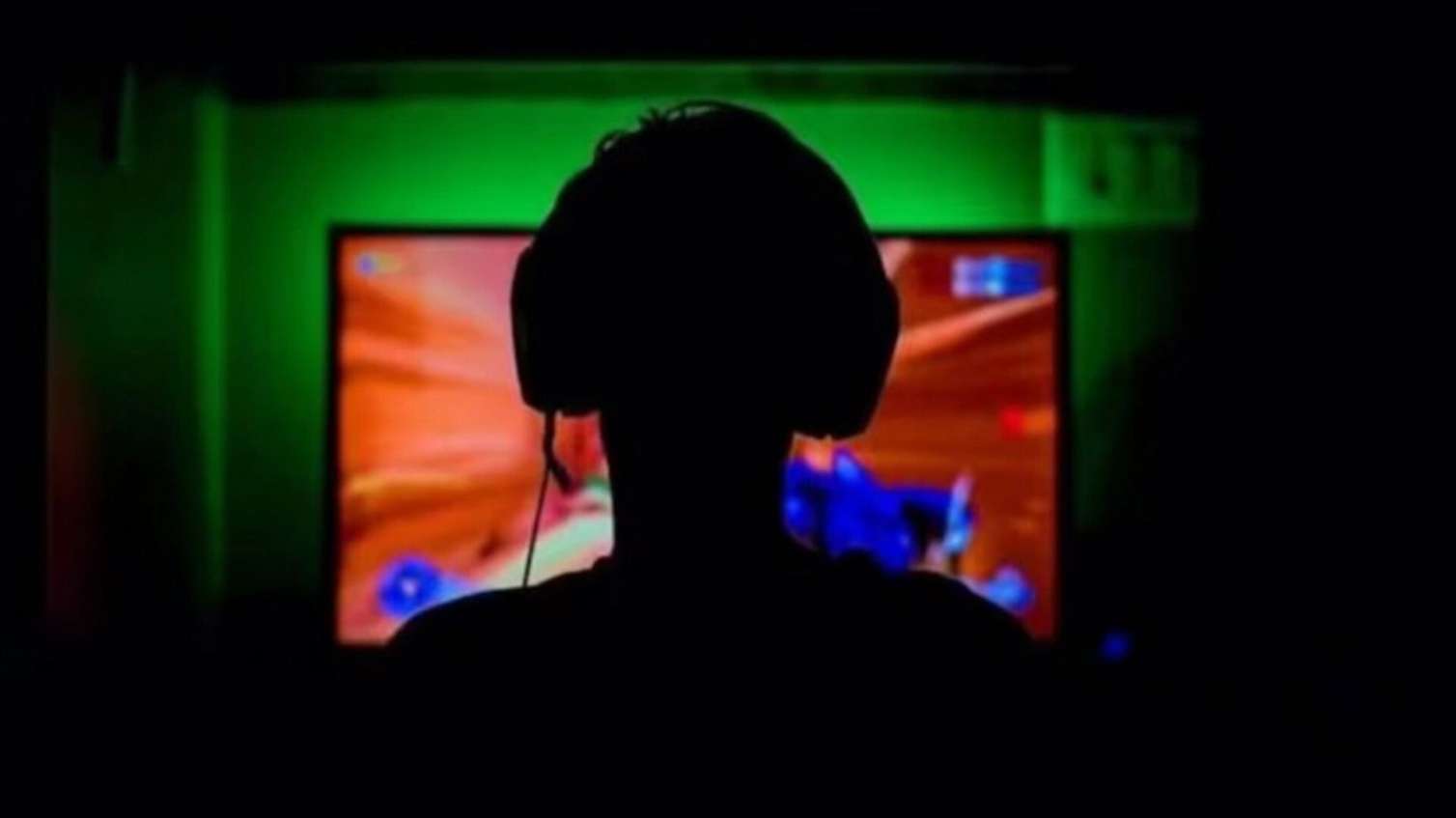 Pakistanda PUBG oyununa görə bütün ailəsini öldürən yeniyetmə 100 il həbs cəzası aldı 