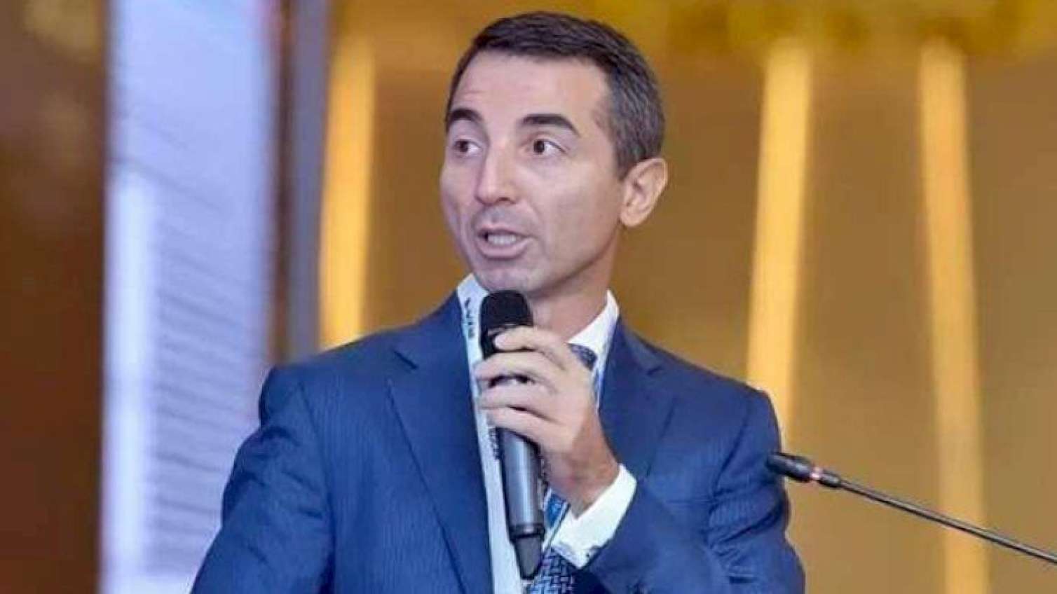Adnan Əhmədzadənin BƏƏ-dəki aktivləri ona keçir 