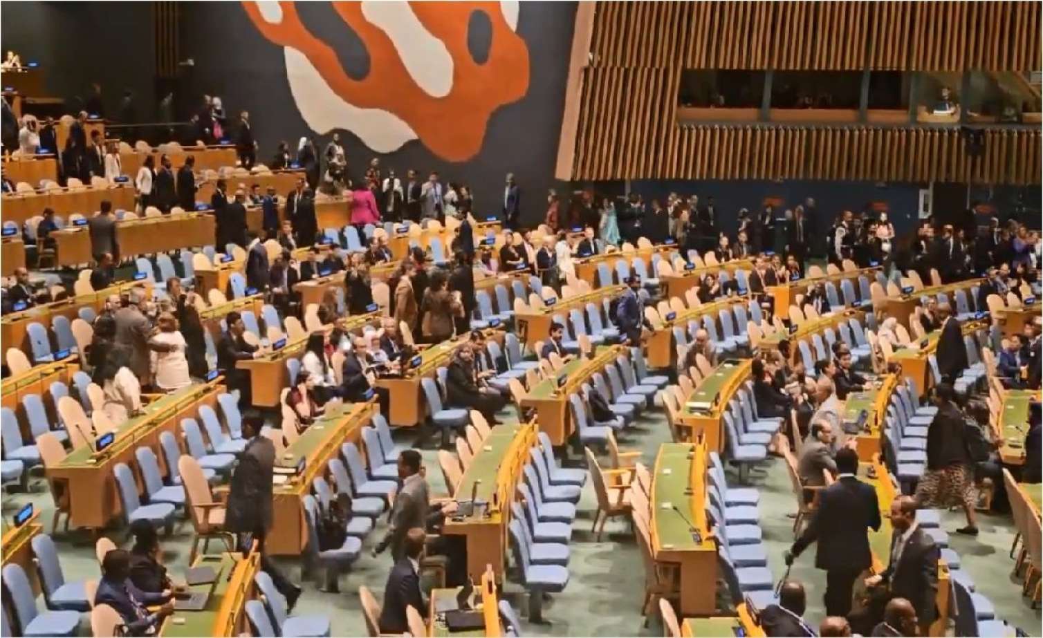 Netanyahunun BMT-də çıxışını boykot etdilər - Zal boşaldı - VİDEO 