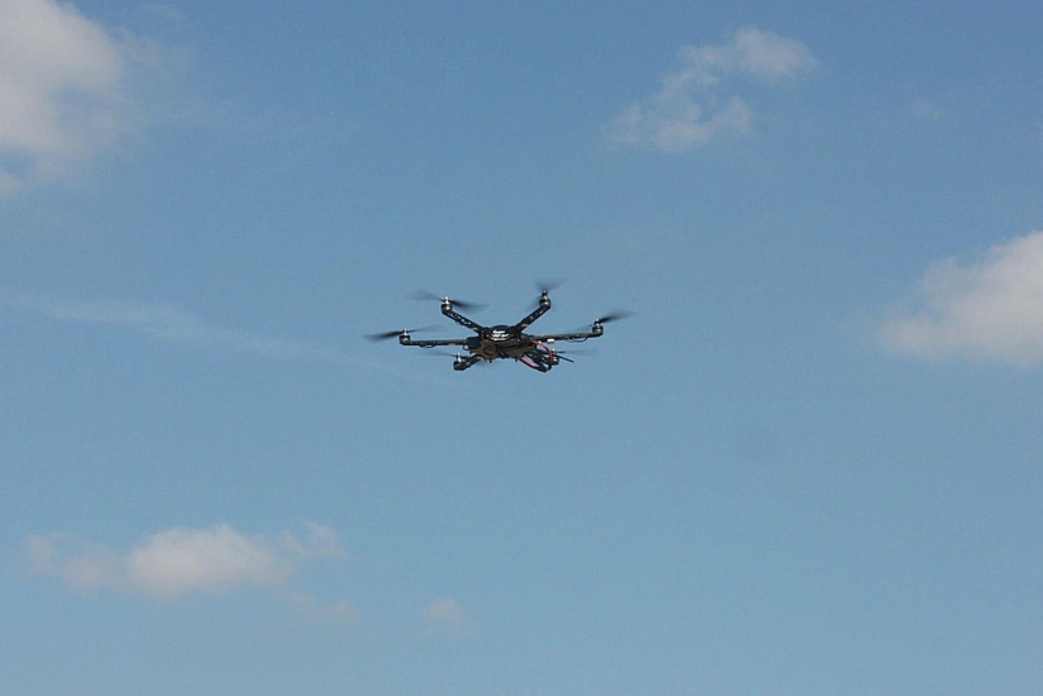 İsveçin hərbi bazası yaxınlığında dronlar müşahidə edilib 
