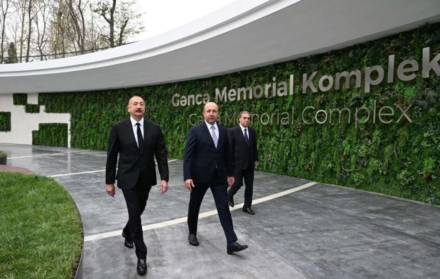 Prezident Gəncə Memorial Kompleksinin açılışında iştirak etdi – FOTOLAR 