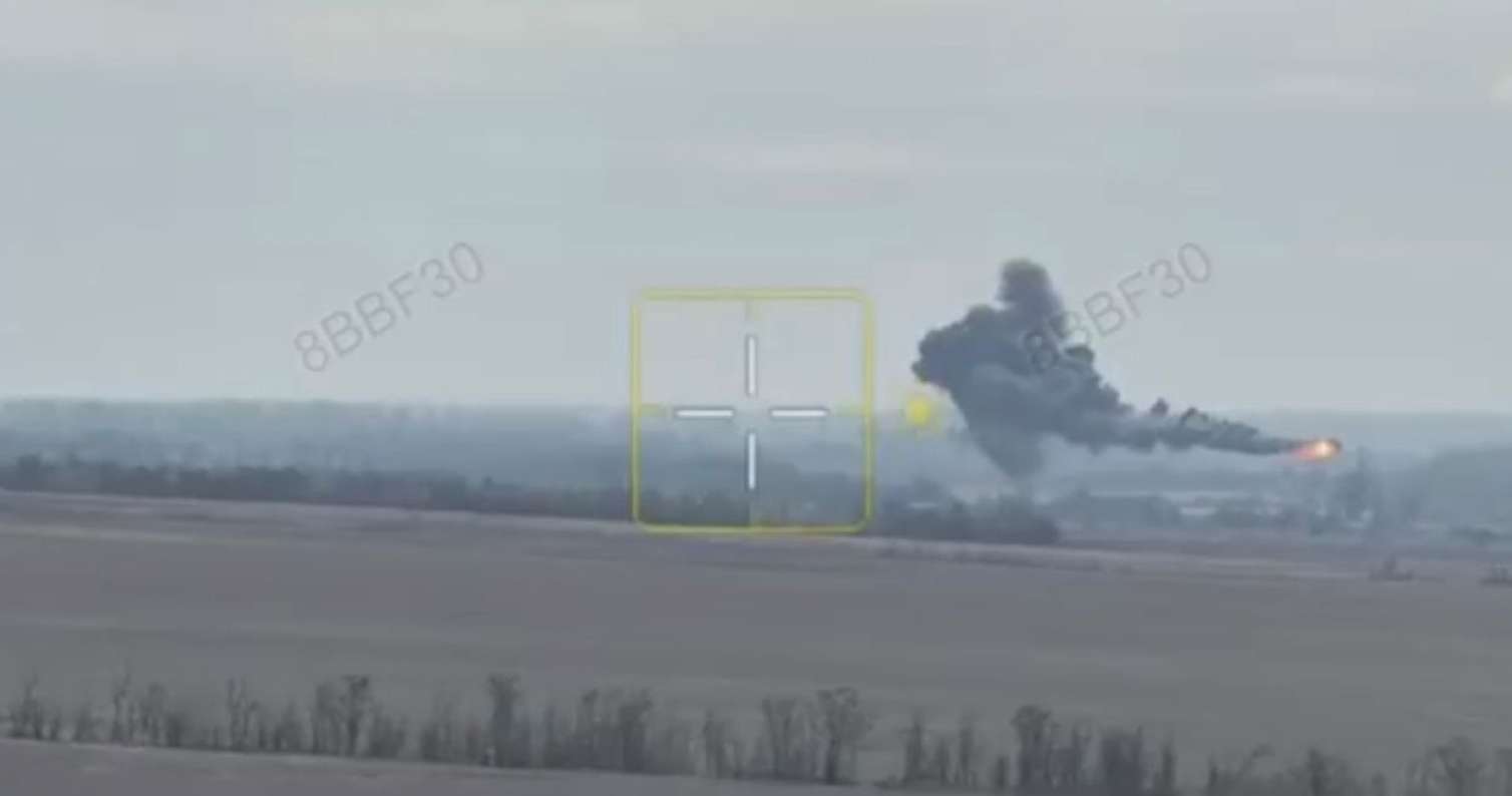 Ukraynanın dronu Rusiya helikopterini belə məhv etdi - VİDEO