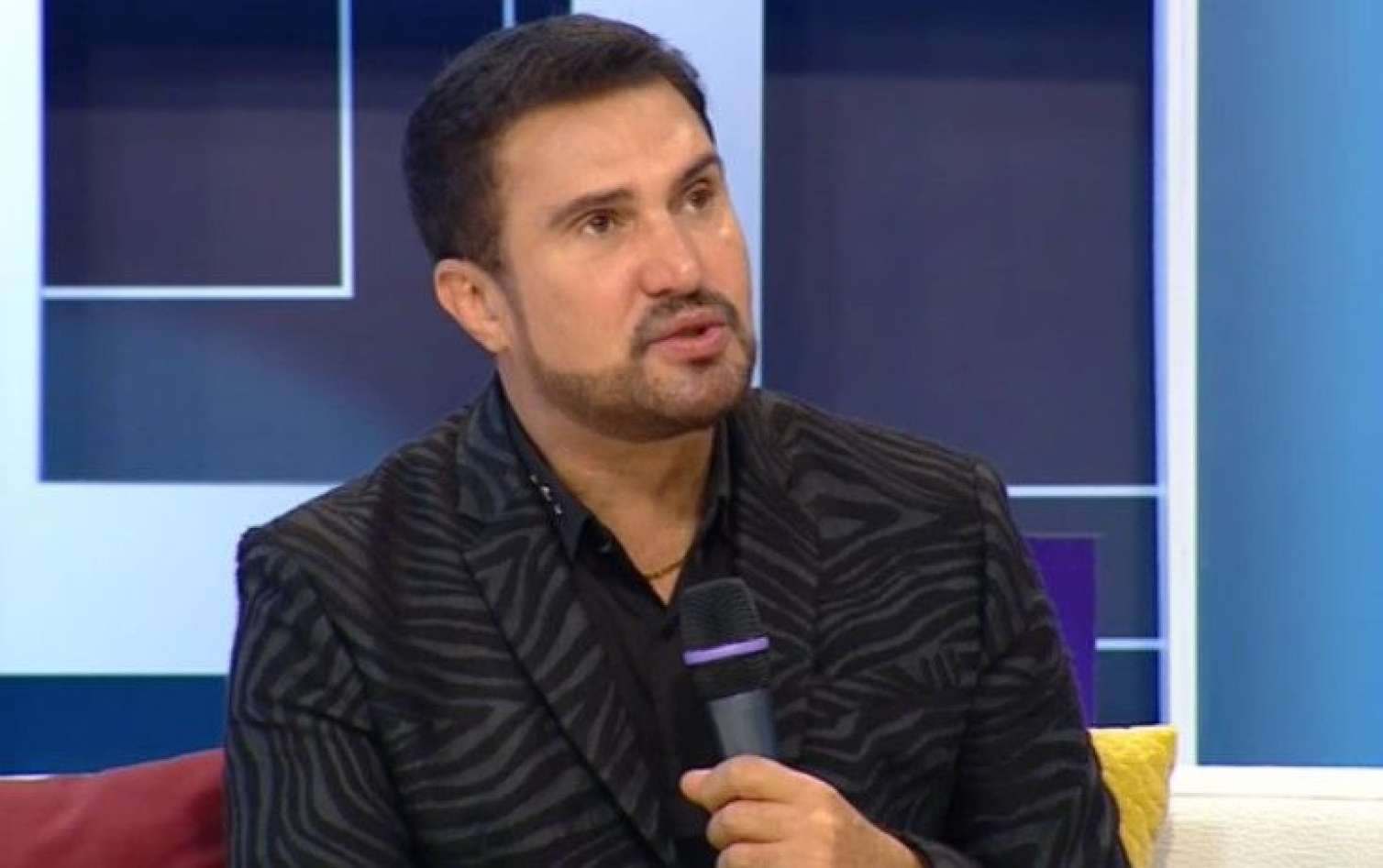 Nadir Qafarzadə müğənniləri təhqir etdi: "Virus..."  
