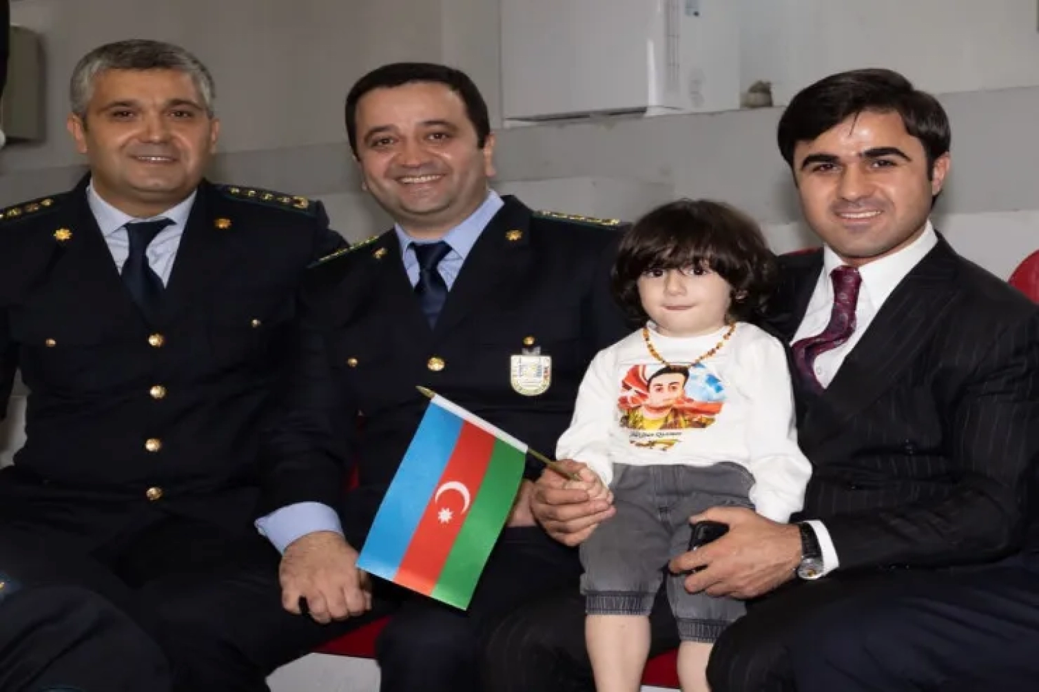 Cəlal Qurbanov qəhrəmanlara mahnı həsr etdi: "Oğlum qəhrəmandır!" - VİDEO 