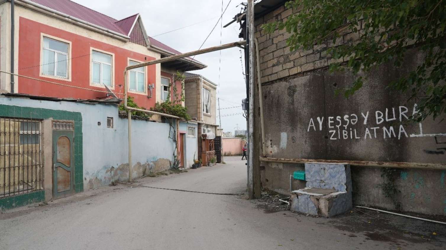 “Dərnəgül” bazarının arxasında evlər sökülür - Nə qədər pul veriləcək? 