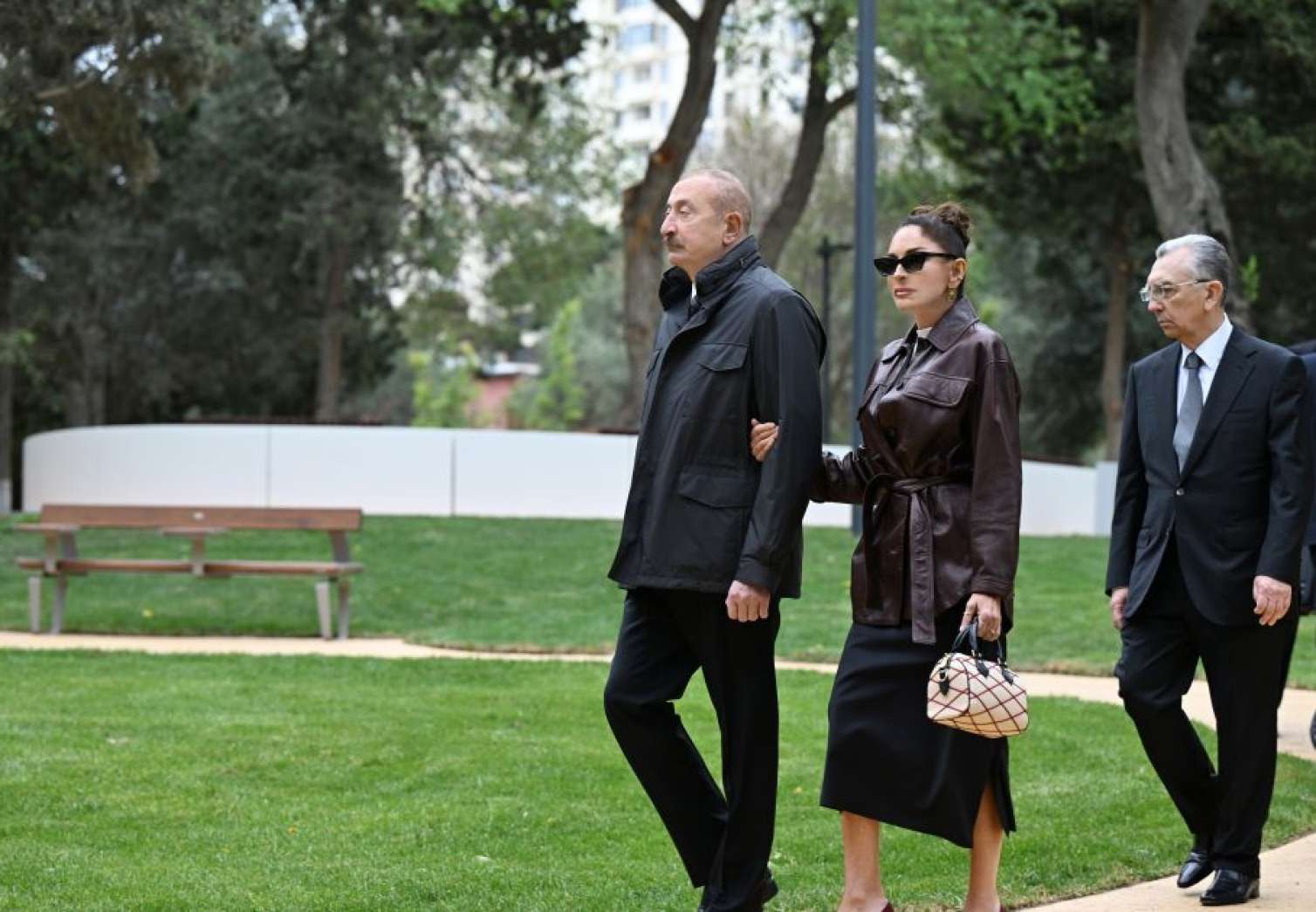 Prezident və xanımı yeni parkın açılışında - FOTO