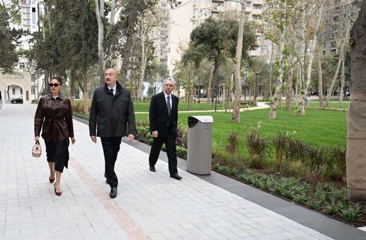 Prezident və xanımı yeni parkın açılışında - FOTO