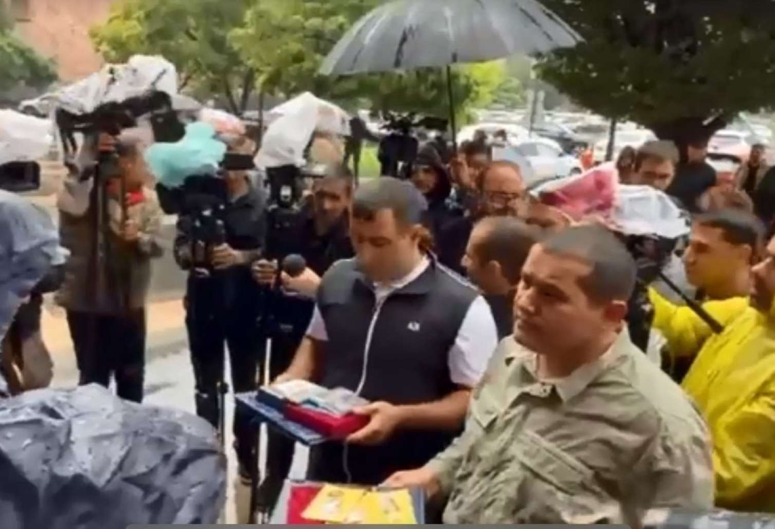 Ermənilər Qarabağa görə aldıqları medalları qaytarırlar - VİDEO