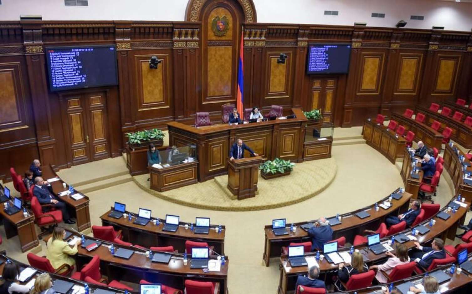 Ermənistan parlamenti Azərbaycanla sülhə dair bəyanat qəbul etdi 