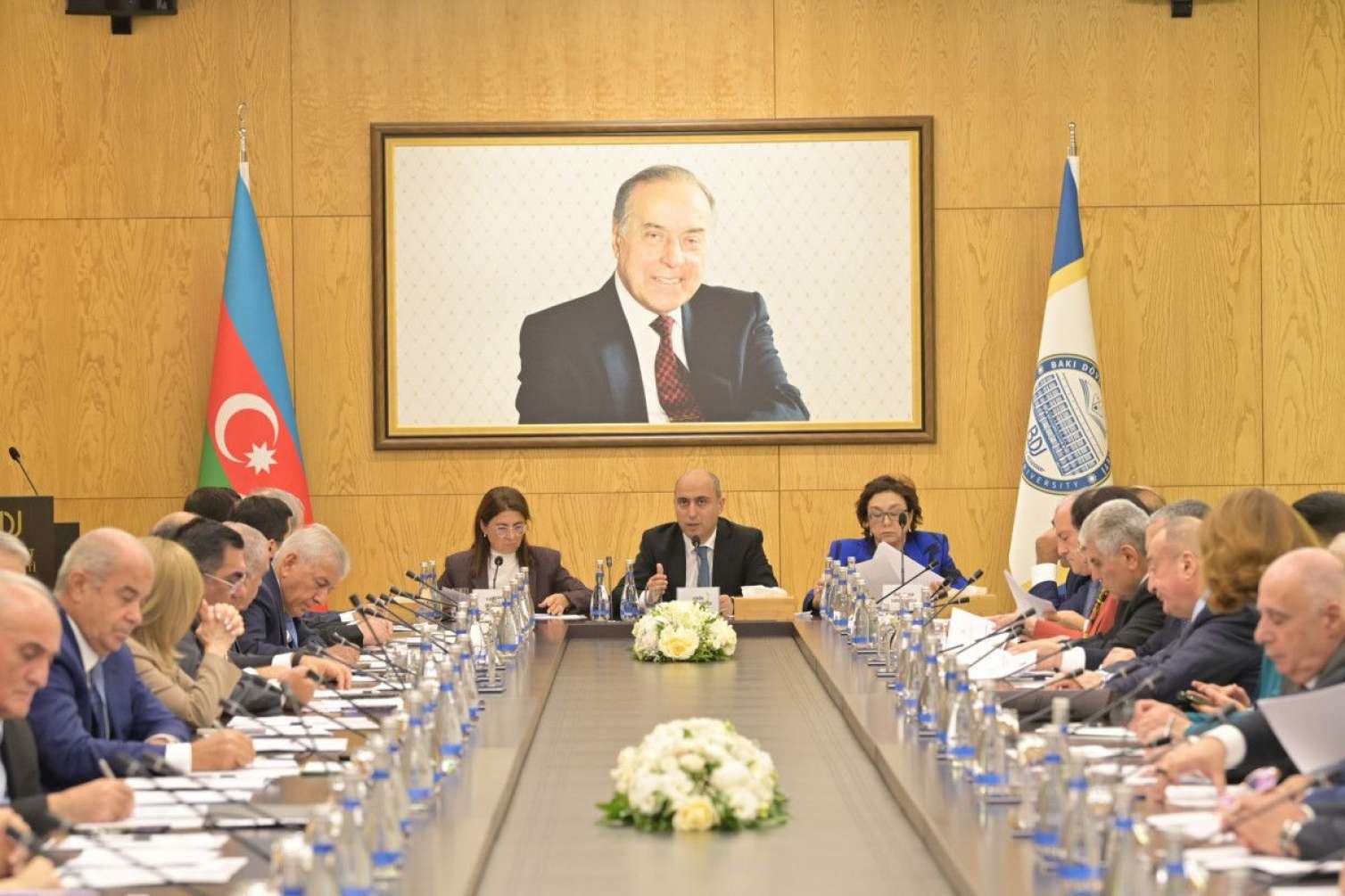 Nazir universitetlərdəki son vəziyyətə görə rektorları topladı 