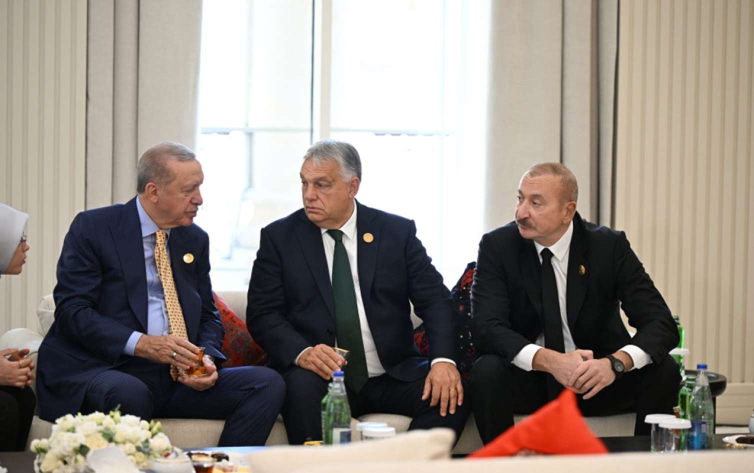 Liderlər çay süfrəsi arxasında…  - FOTO