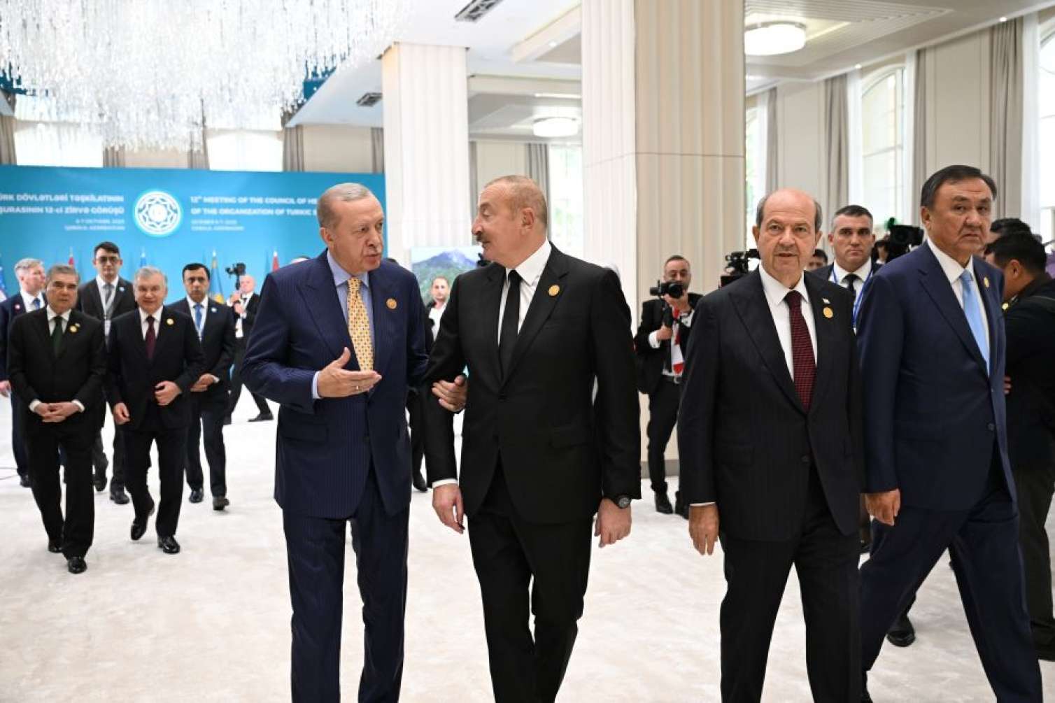 Liderlər çay süfrəsi arxasında…  - FOTO