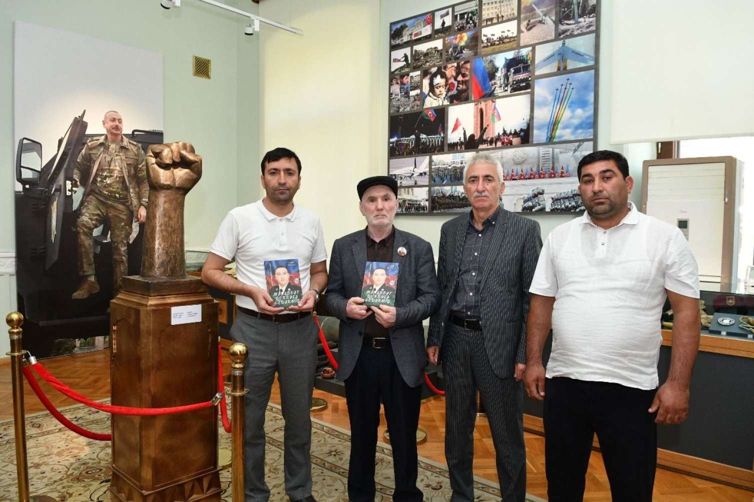 Şəhid Məhəmməd Məmmədov haqqında kitab muzeyə hədiyyə edildi 