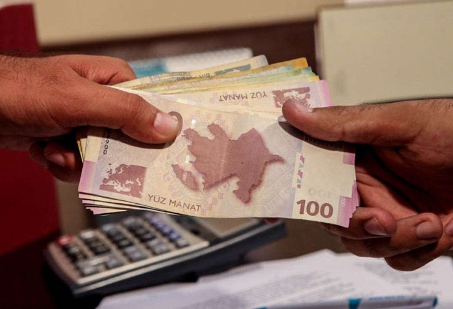 Azərbaycanda işçilərin gündəlik ödənişi 50% artacaq 