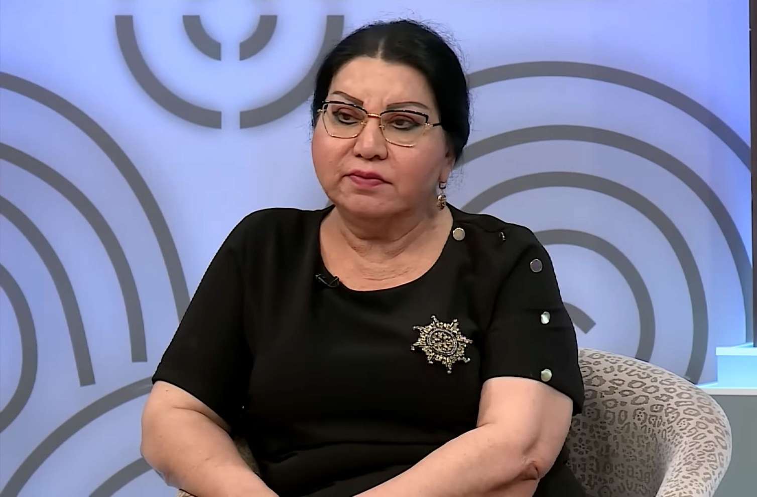 Məşhur vəkil canlı efirdə Toliklə "qırğına çıxdı", mikrafon bağlandı - VİDEO 