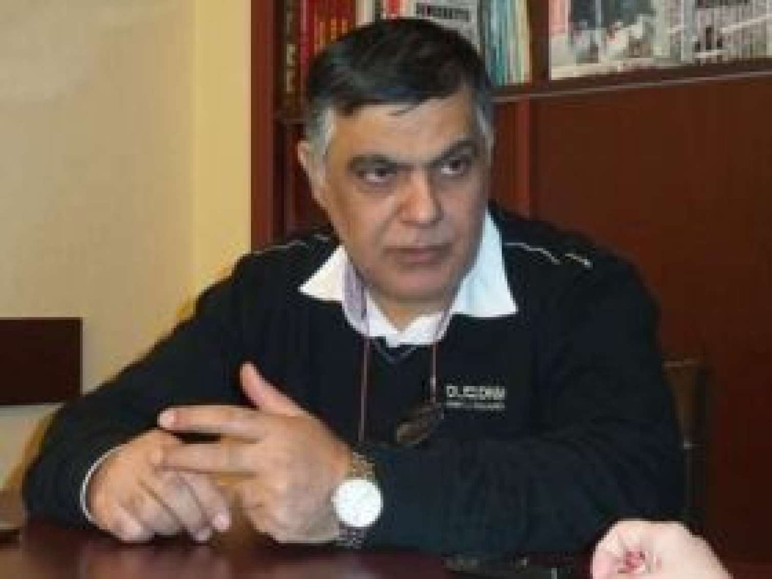“Arada Qərb mediasına baxın” – Elbəyi Həsənli müxalifəti tənqid etdi 