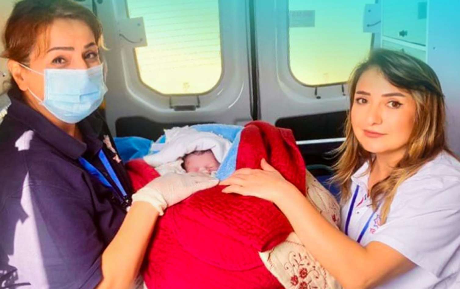 Təcili yardım doğuşu evdə həyata keçirdi 