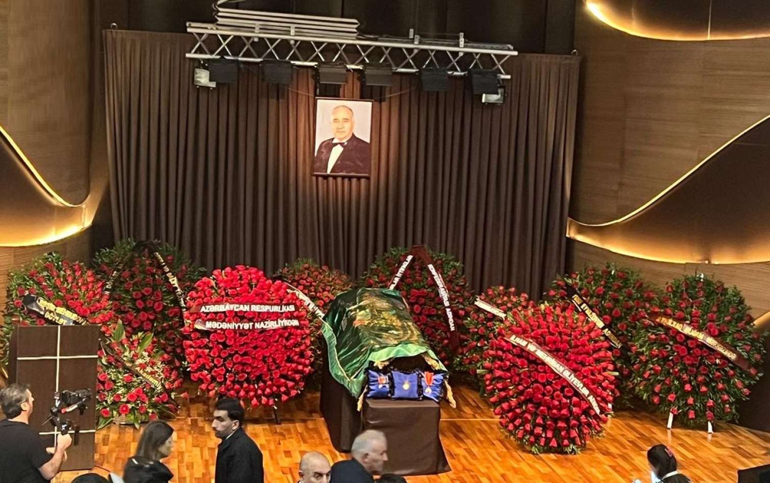 Ramiz Quliyev II Fəxri xiyabanda dəfn edildi 