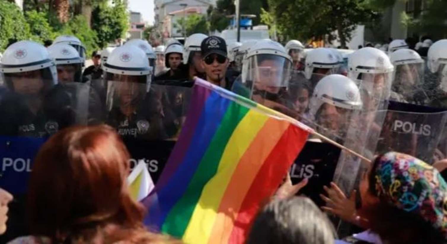 Türkiyə hökumətindən LGBT nikahı və cinsiyyət dəyişməsinə qarşı SƏRT qanun layihəsi 