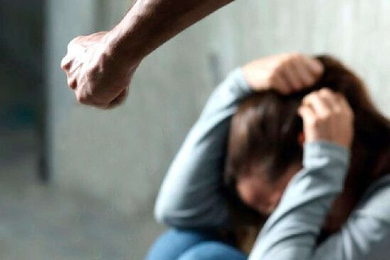 Bakıda kişi özündən yaşca böyük sevgilisini DÖYDÜ 