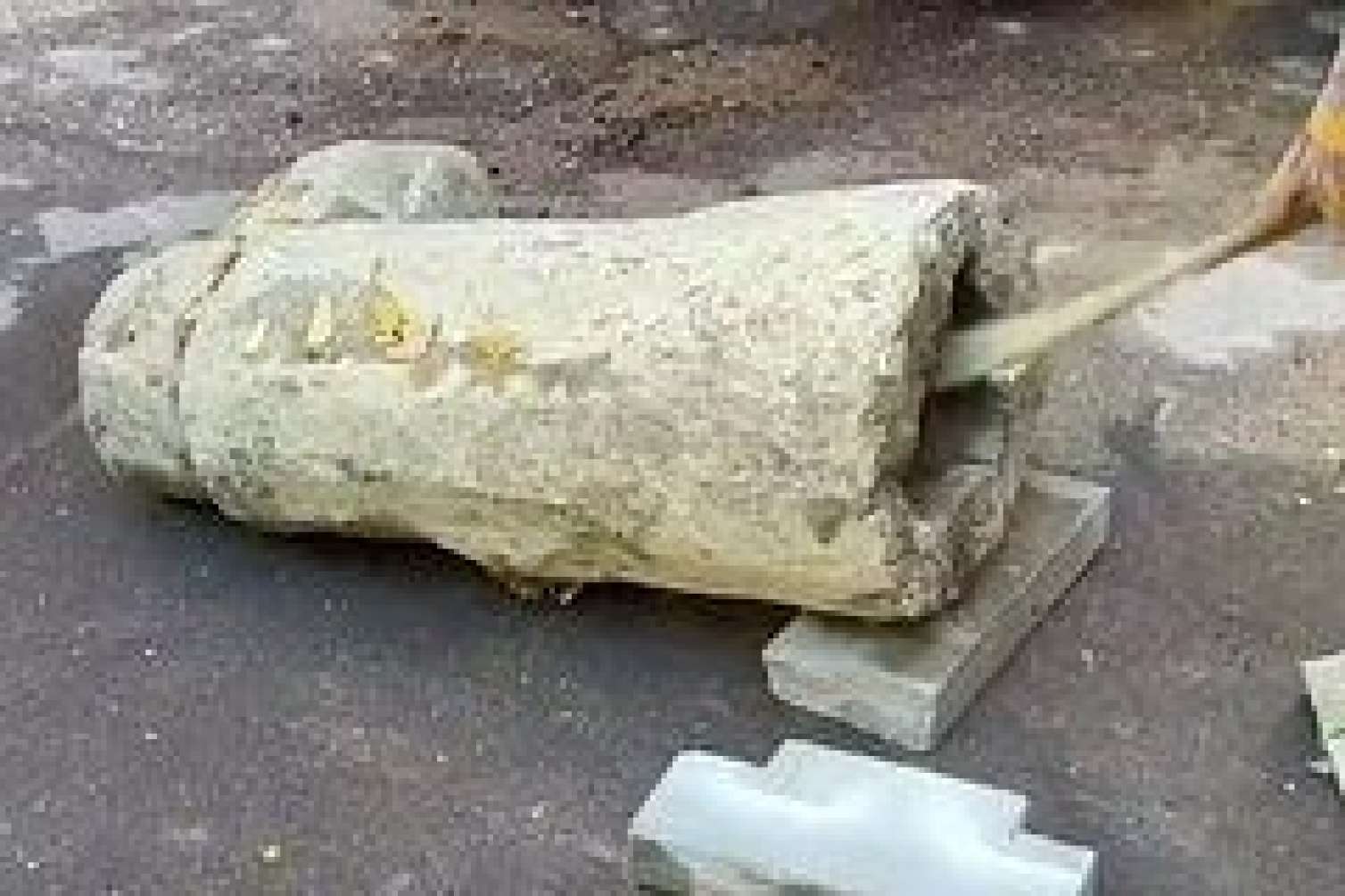“Stalinin ayağı” - Rusiyada şəhər rəhbərliyi “abidə”ni götürmək istəmir 