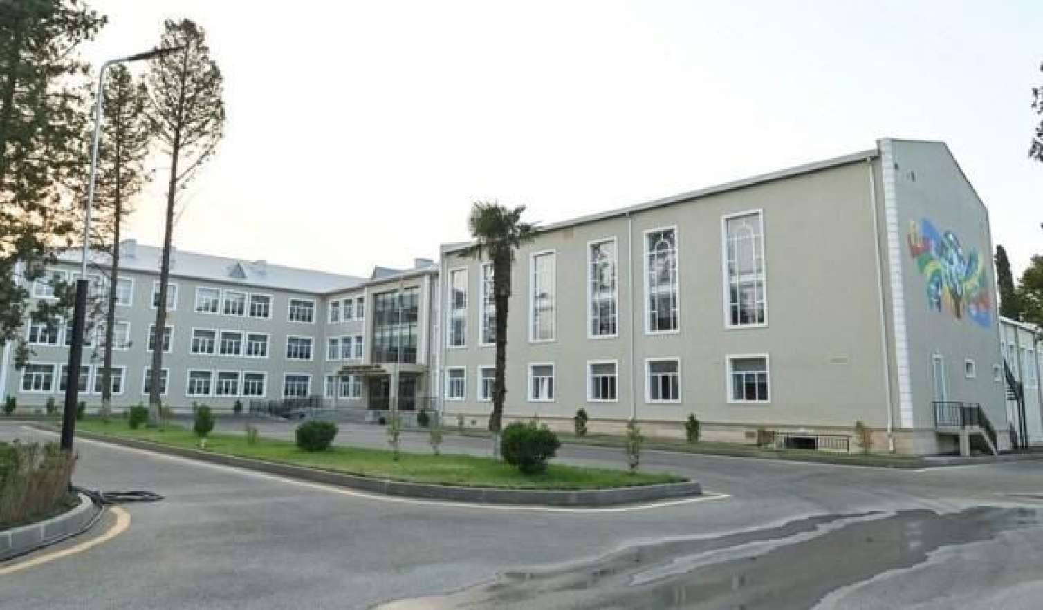Bakıda qəzalı vəziyyətdə olan məktəblə bağlı rəsmi açıqlama 