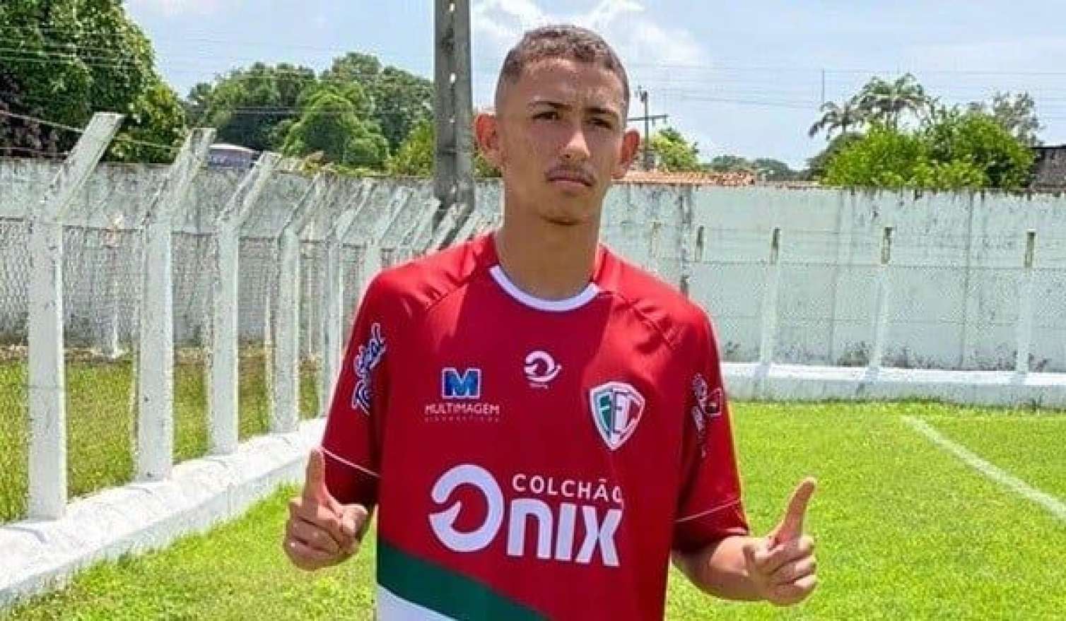 İnəklə toqquşan futbolçu öldü  