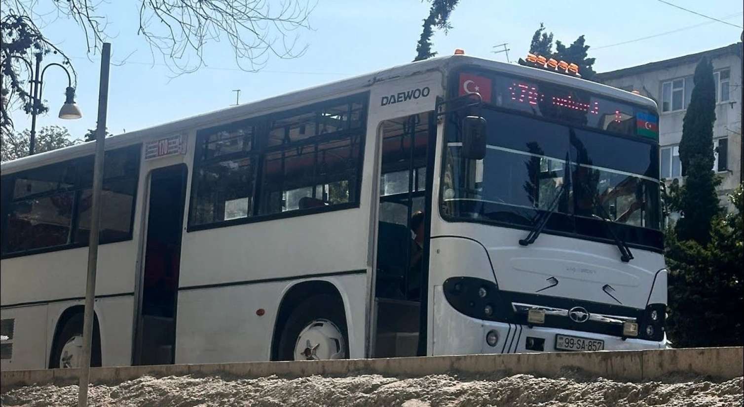 170 saylı marşrutda tıxac kabusu: Daşıyıcı şirkət açıqlama verdi - VİDEO
