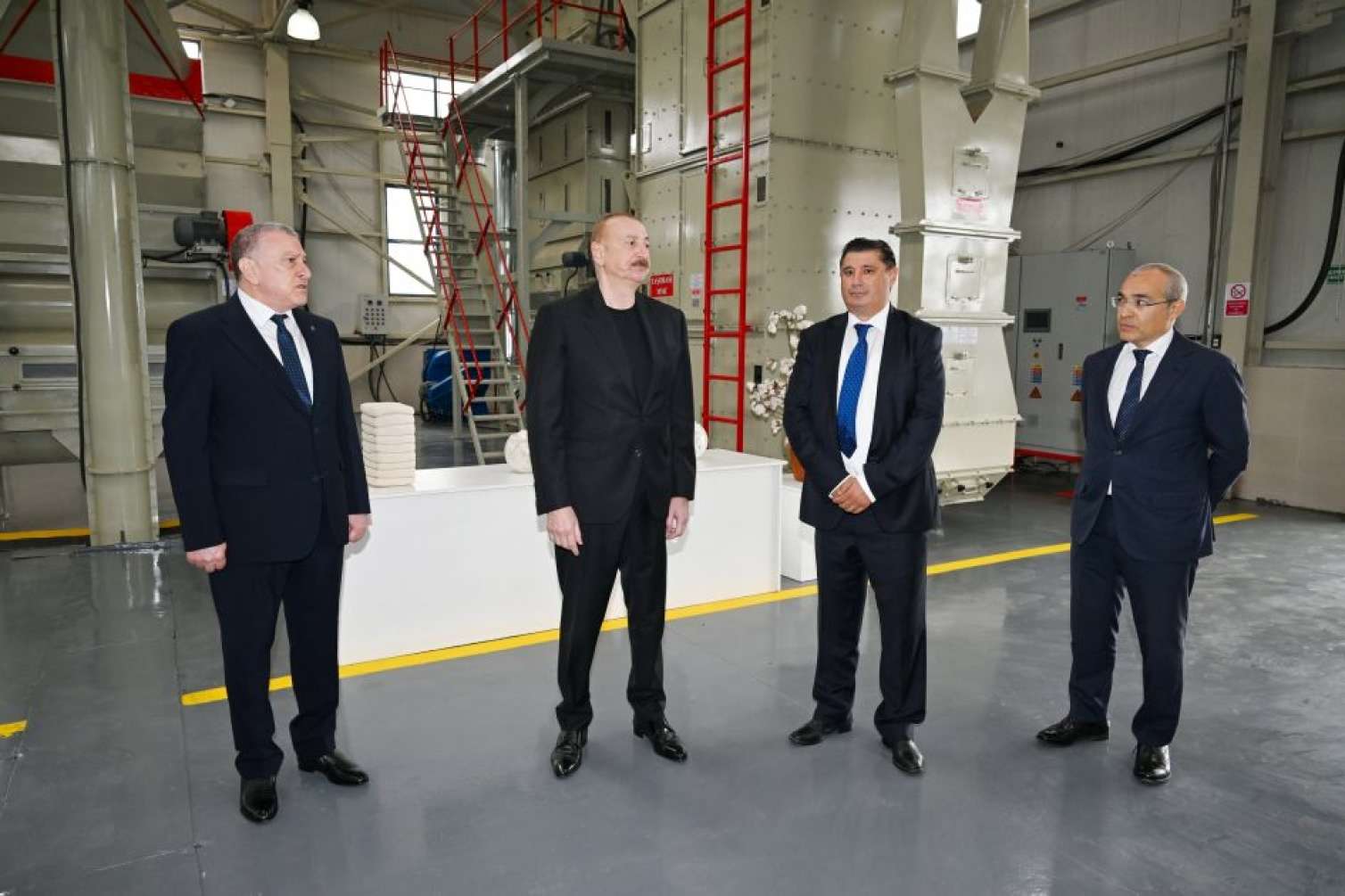 İlham Əliyev Sabirabadda... - FOTO - YENİLƏNİB İlham Əliyev Sabirabadda... - FOTO - YENİLƏNİB