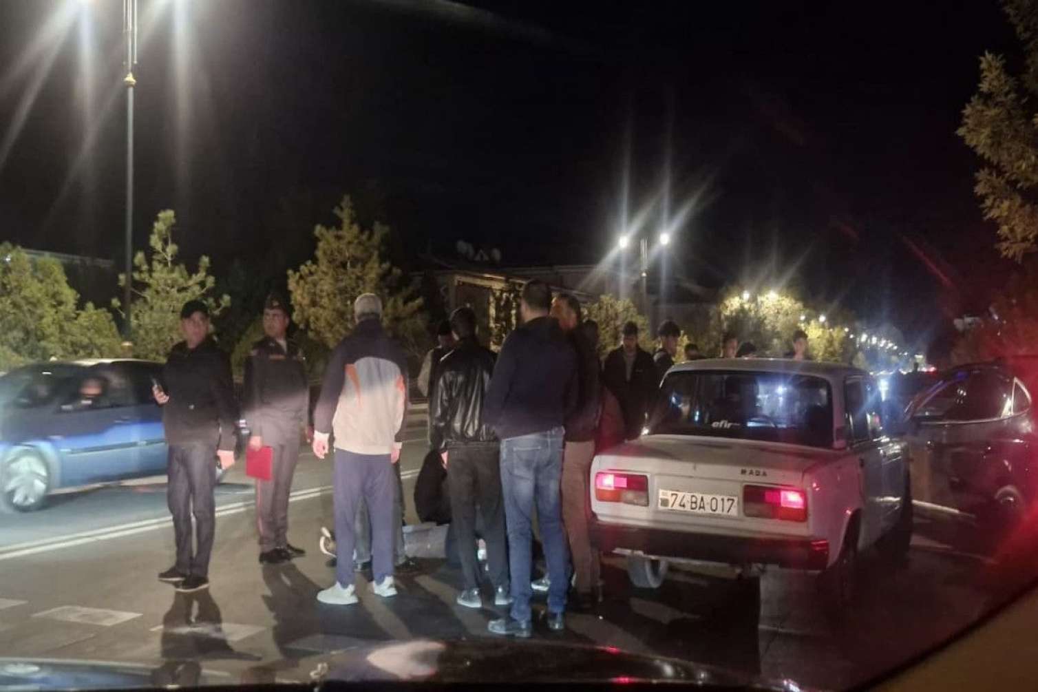 Daha bir məktəblini avtomobil vurdu - FOTO 