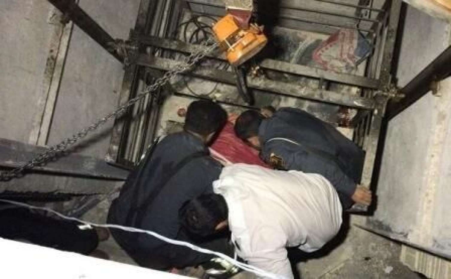 Türkiyədə azərbaycanlı fəhlə liftin şaxtasına düşüb öldü - FOTO