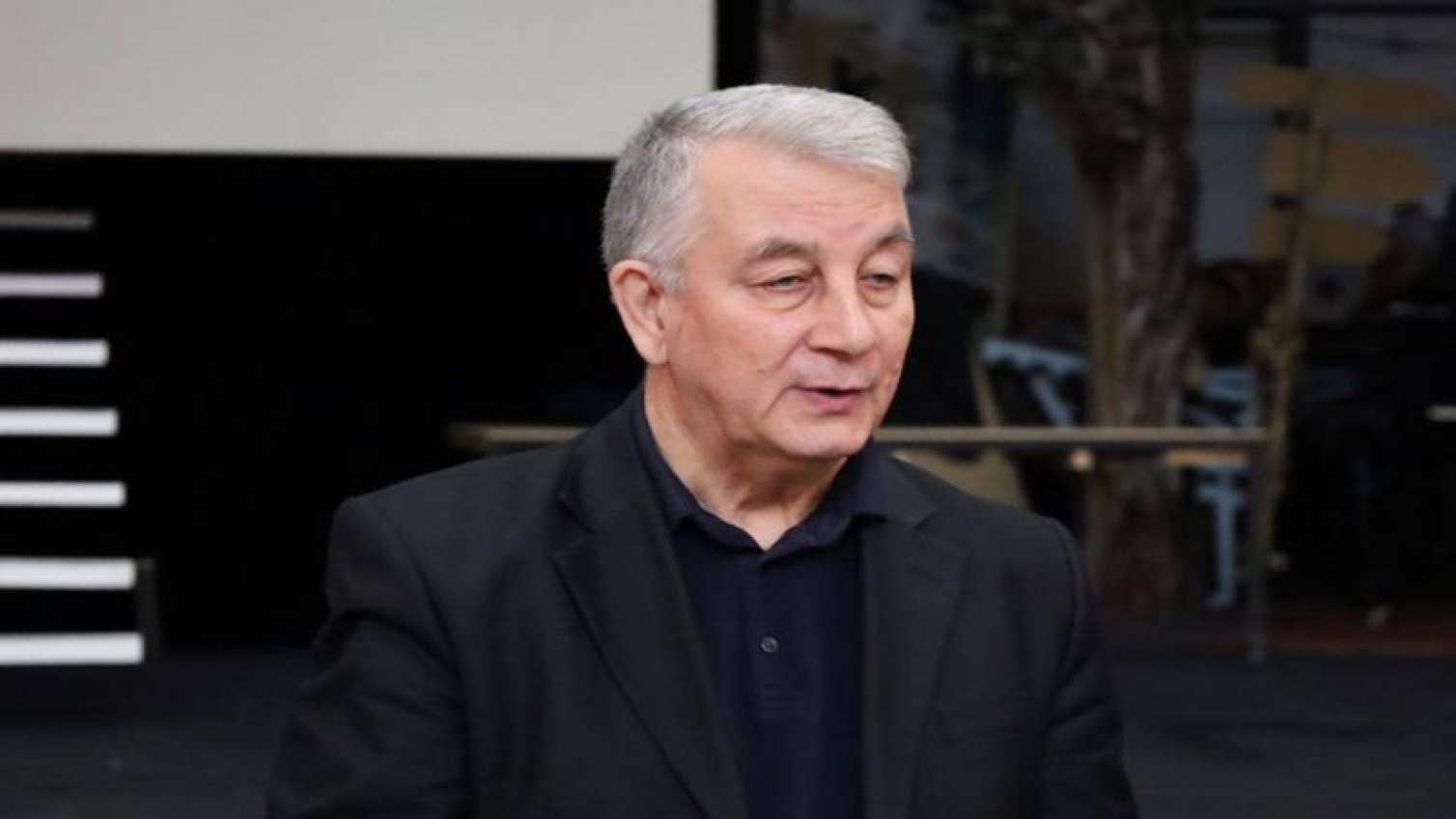 Əməkdar artist işdən çıxarıldı 