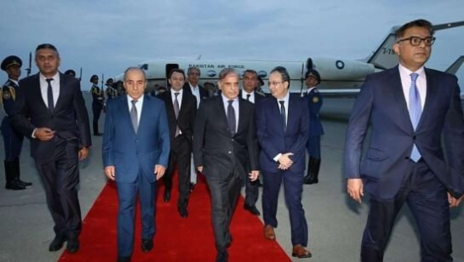 Şahbaz Şərif Azərbaycana gəlir - Paradda iştirak edəcək 