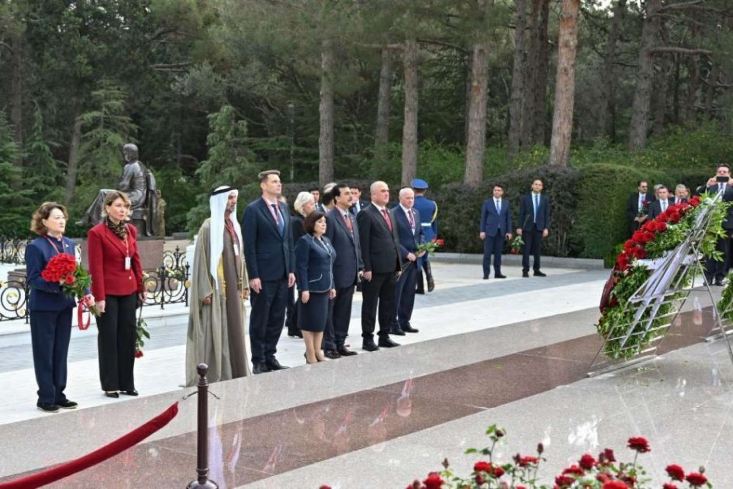 Aktotı Raimkulova Milli Məclisdə çıxış etdi  Aktotı Raimkulova Milli Məclisdə çıxış etdi