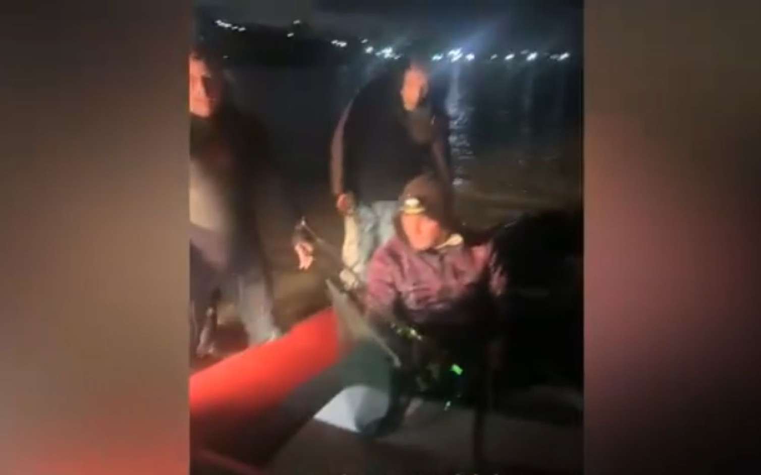 Buzovna sahilində köməksiz qalan balıqçılar belə xilas edildi - VİDEO 