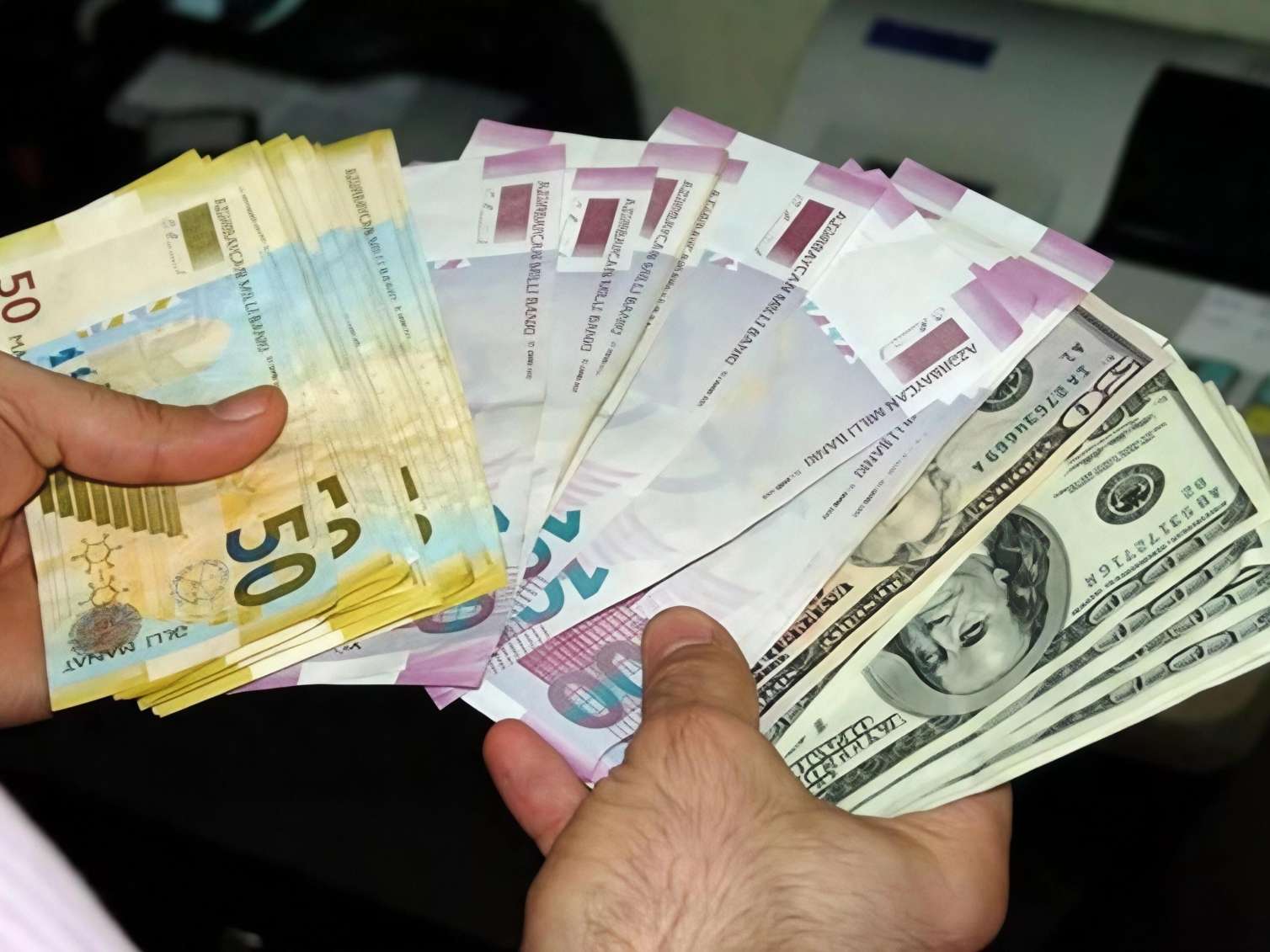 Manatın məzənnəsi ən həssas məsələdir – İqtisadçı 