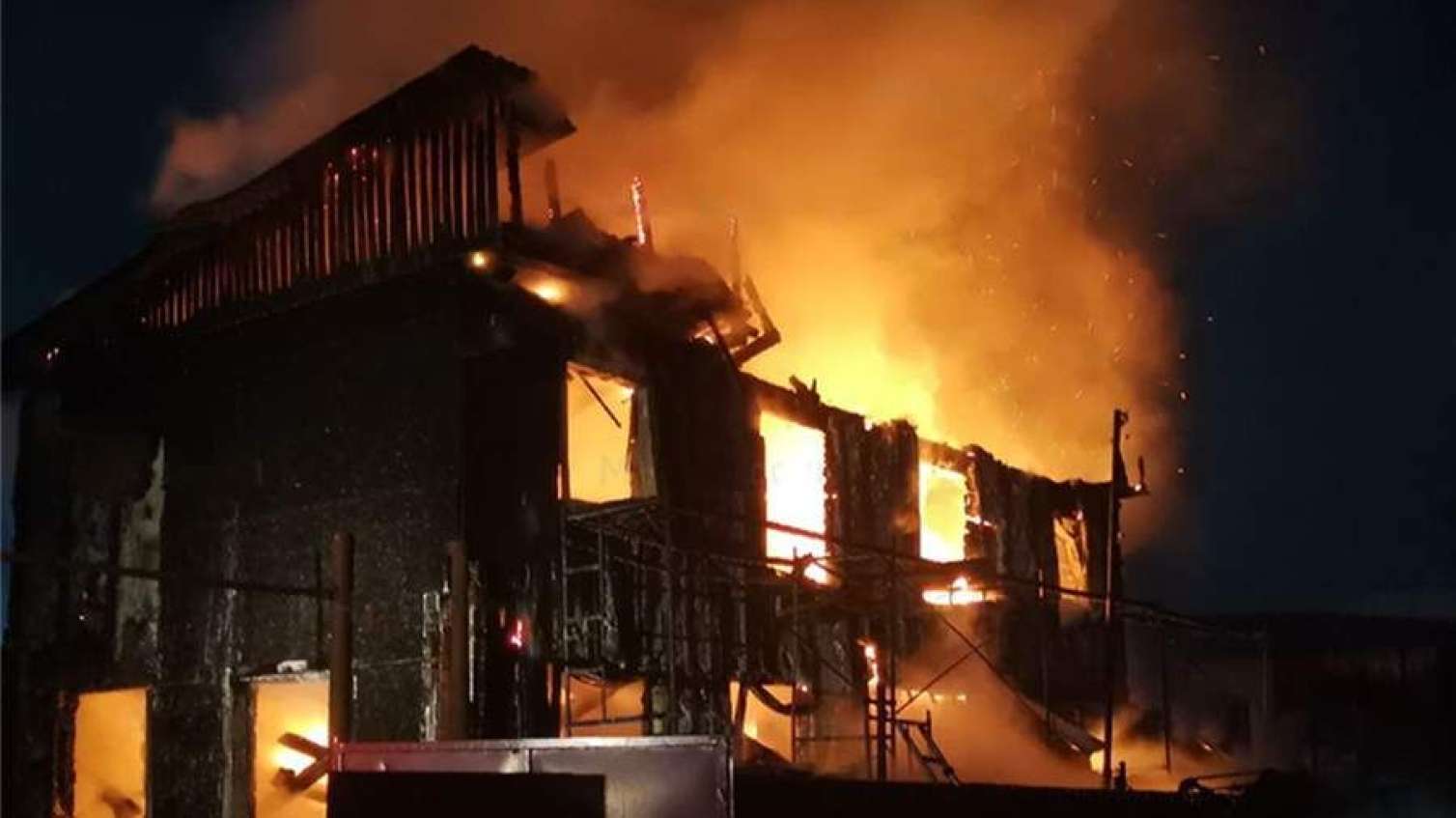 Bağ evində faciə – Rusiyada 4-ü uşaq olmaqla 7 nəfər diri-diri yandı 